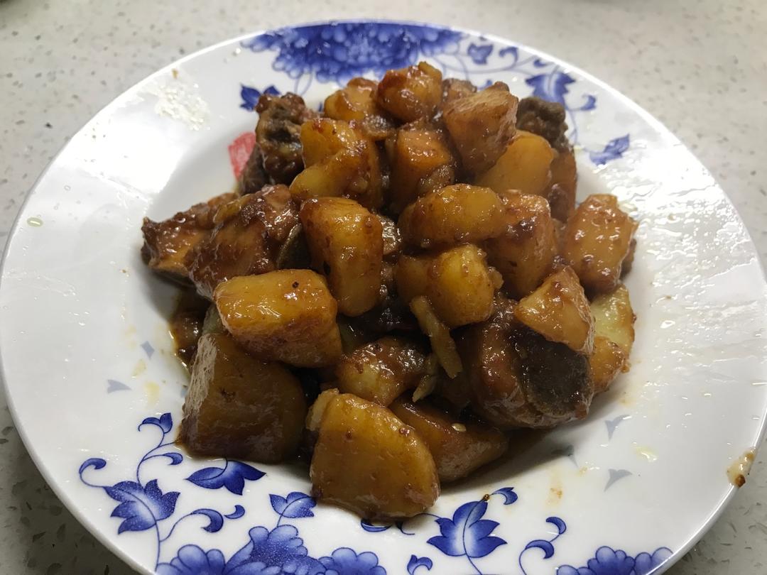 土豆烧排骨