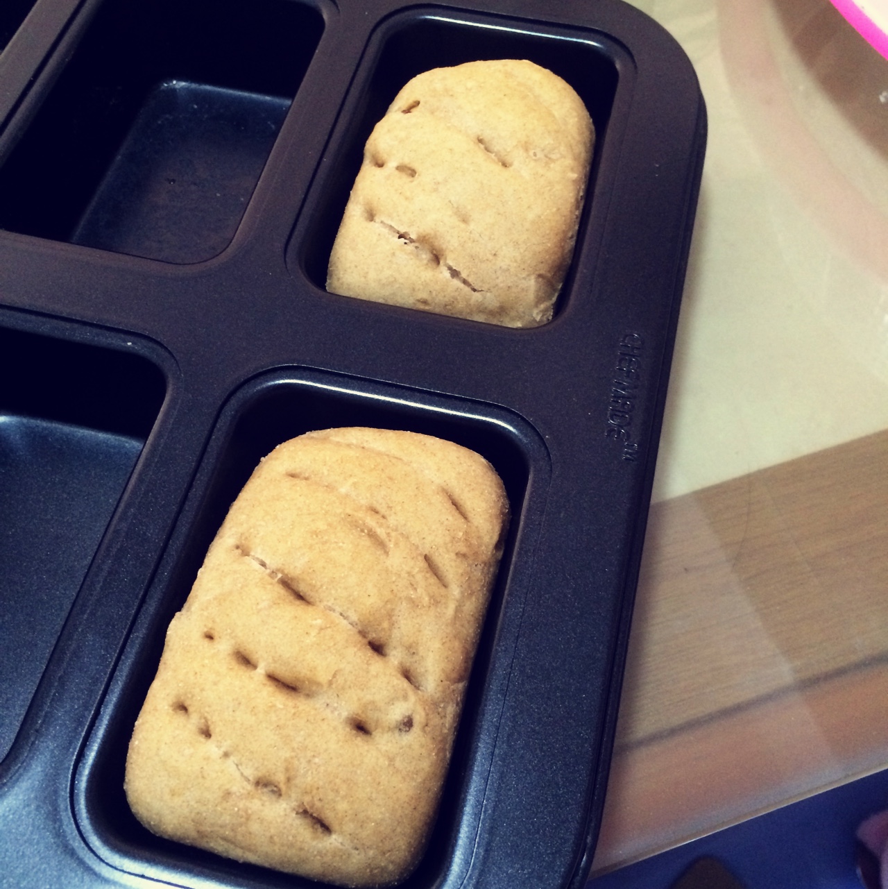 黑麦核桃葡萄干面包