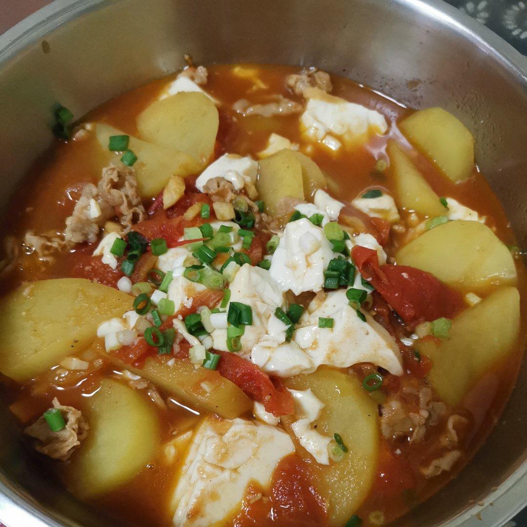 汤汁浓郁！好喝到汤汁都不剩的番茄土豆肥牛汤