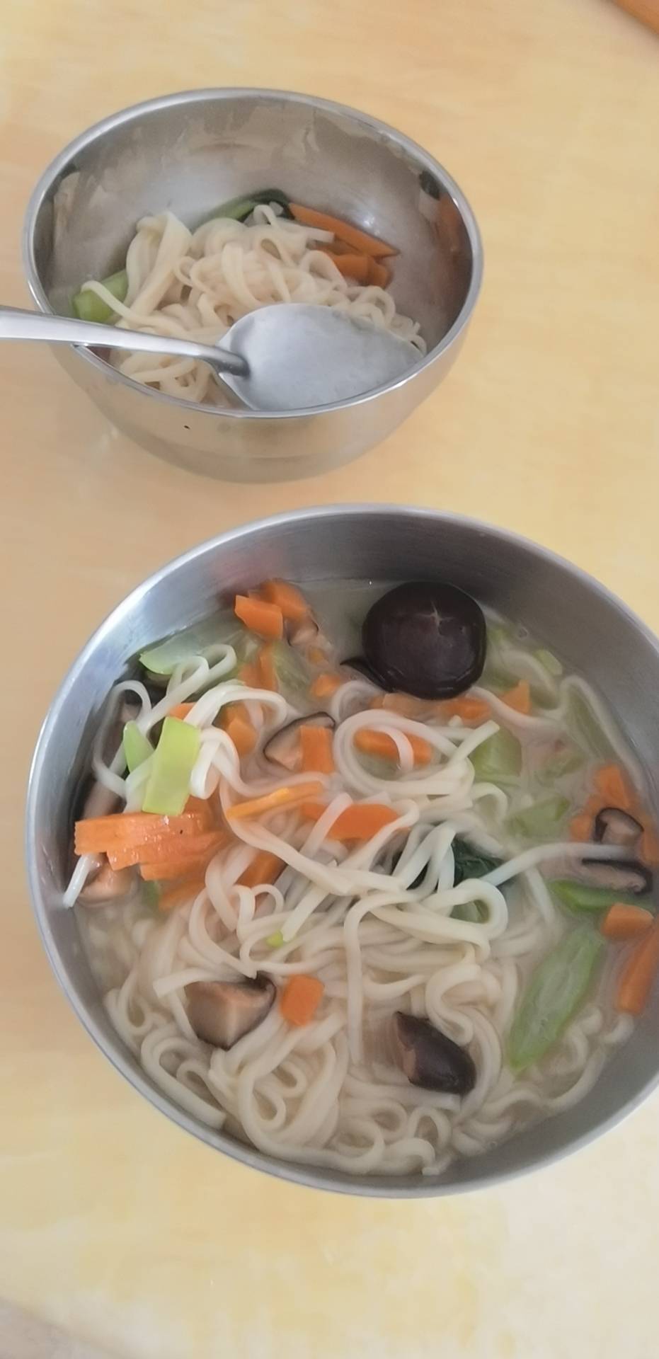 菌汤面条 看得见的香菇 尝得到的鲜美 这才是真正的菌汤