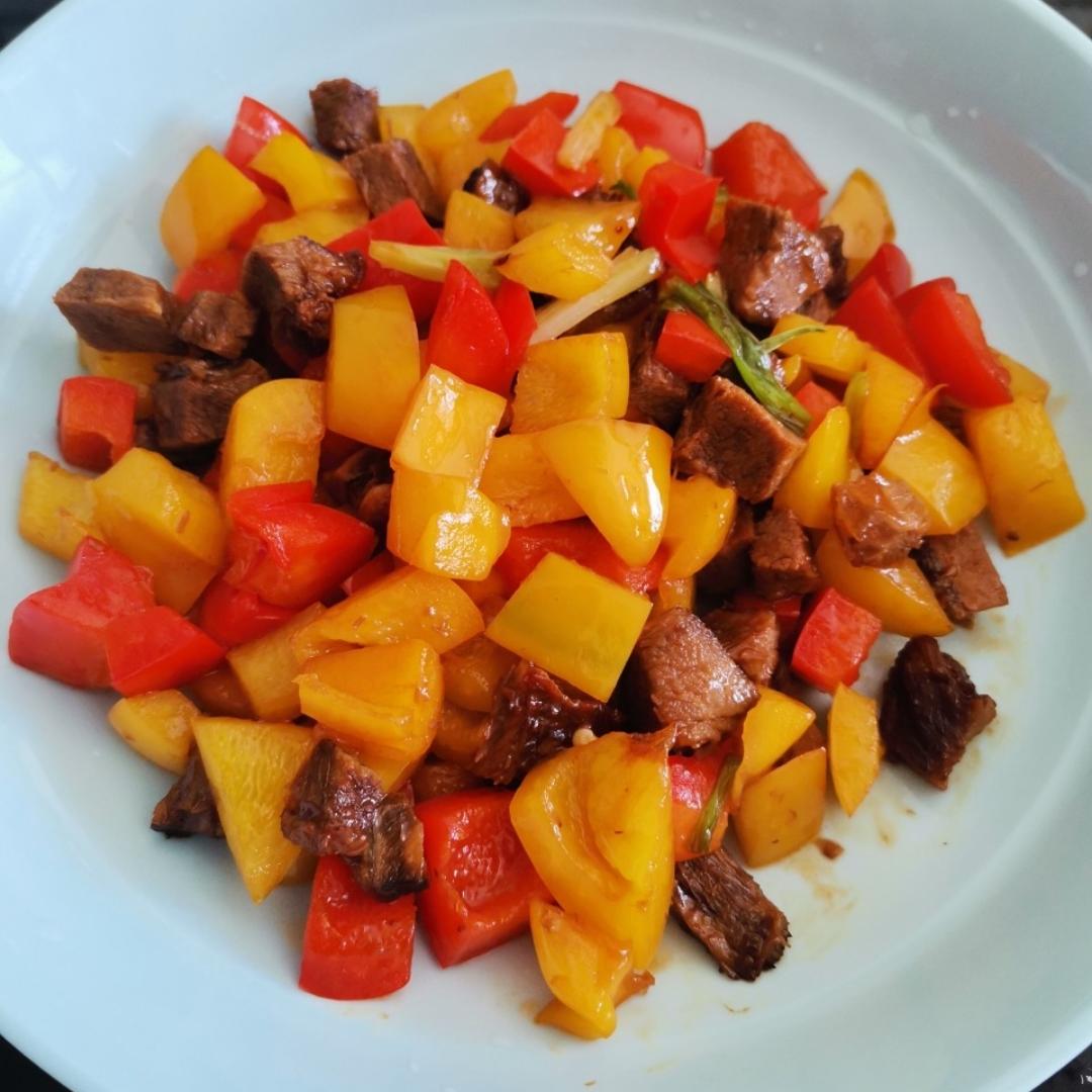 彩椒牛肉粒