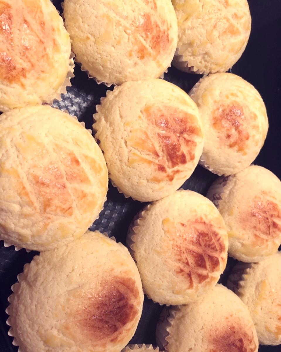 好吃到炸裂的港式菠萝包（附带制作酥皮的小视频）