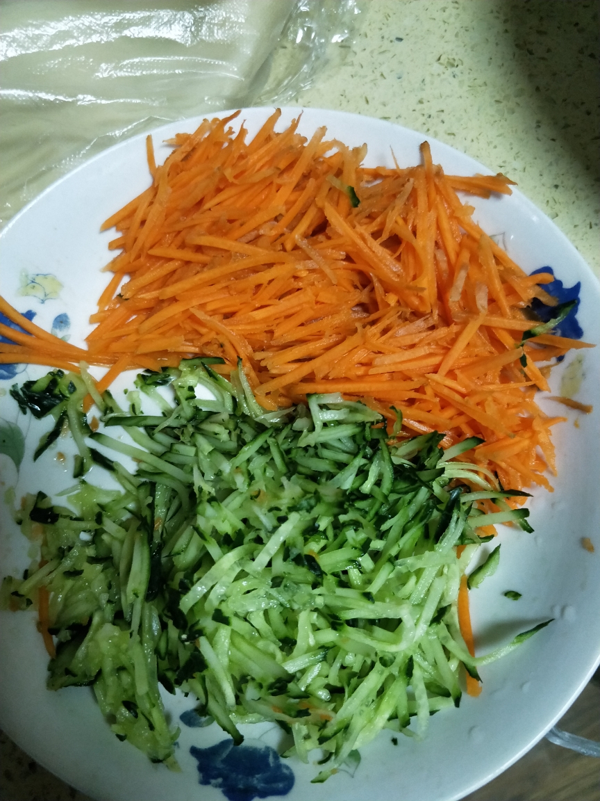 减肥餐-豆皮（千张）卷菜的做法 步骤2