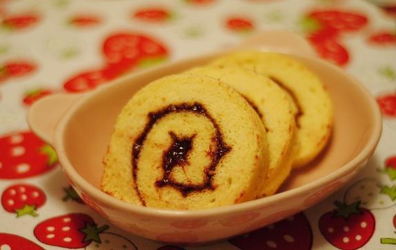 香草草莓蛋糕卷（Sissi的甜品教程）