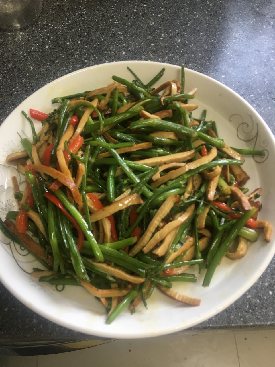 清炒野芹菜