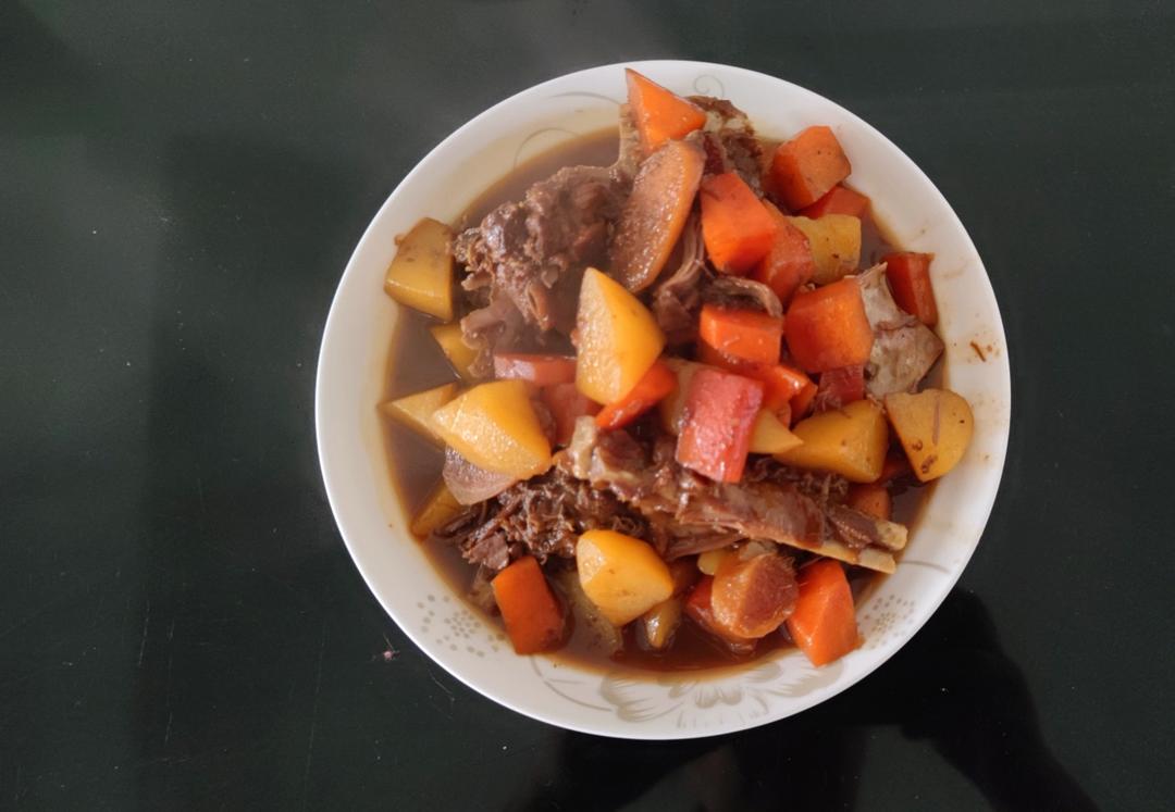 [原创] 东北名菜，铁锅炖大鹅土豆