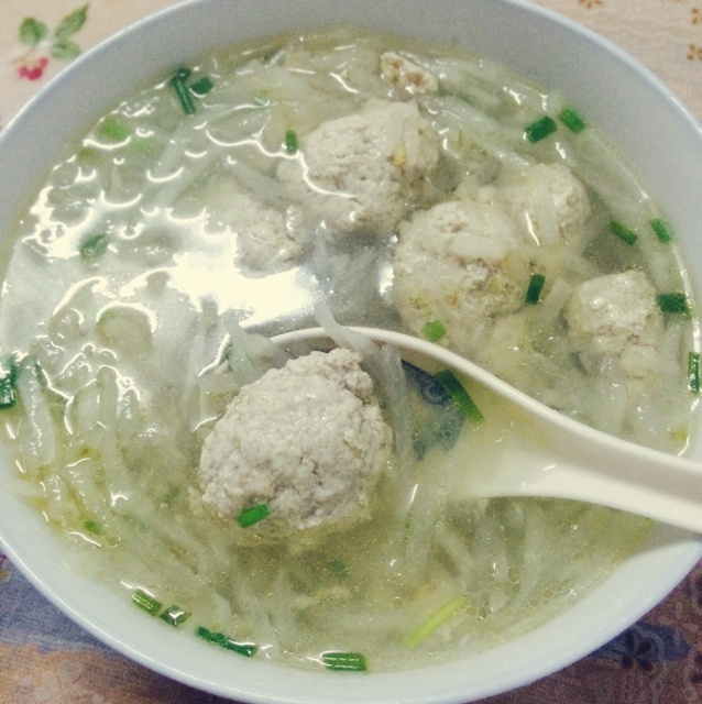 【10分钟系列】白萝卜豆腐圆子汤