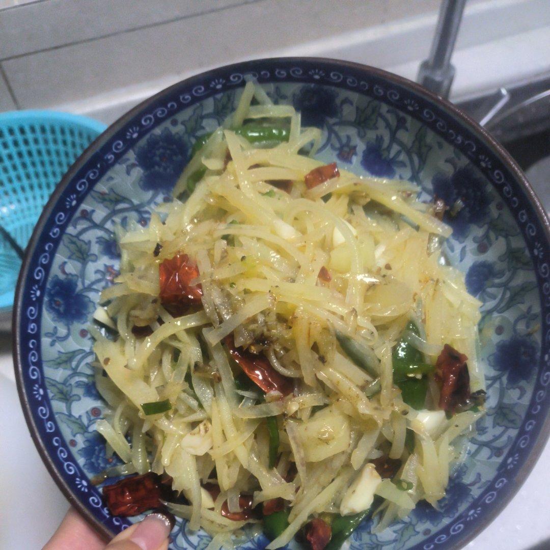 酸辣土豆丝的家常做法 超级下饭