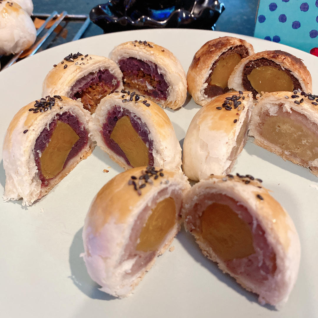 免揉免松弛超快手不破酥不混酥的蛋黄酥—新手一看包会