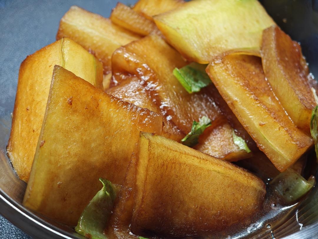 红烧冬瓜最完美做法，不加一滴水，瞬间秒杀红烧肉