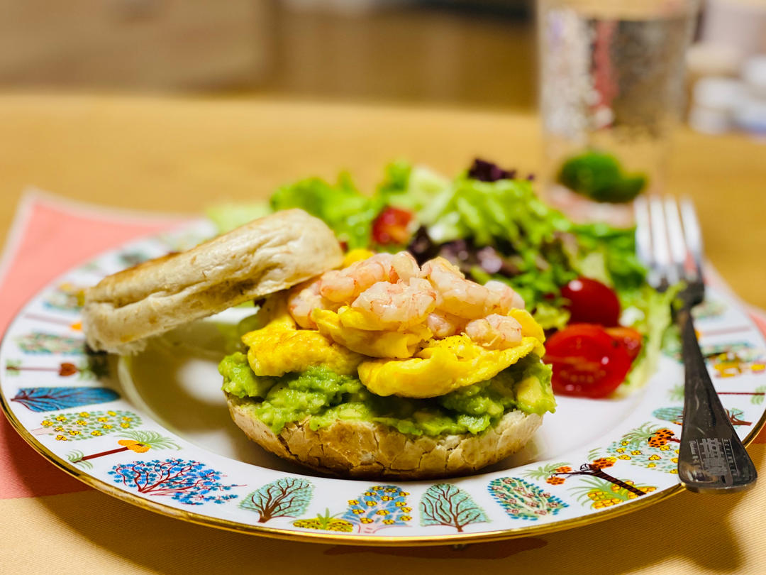 🥑牛油果的神仙吃法🥑—牛油果鲜虾贝果三明治