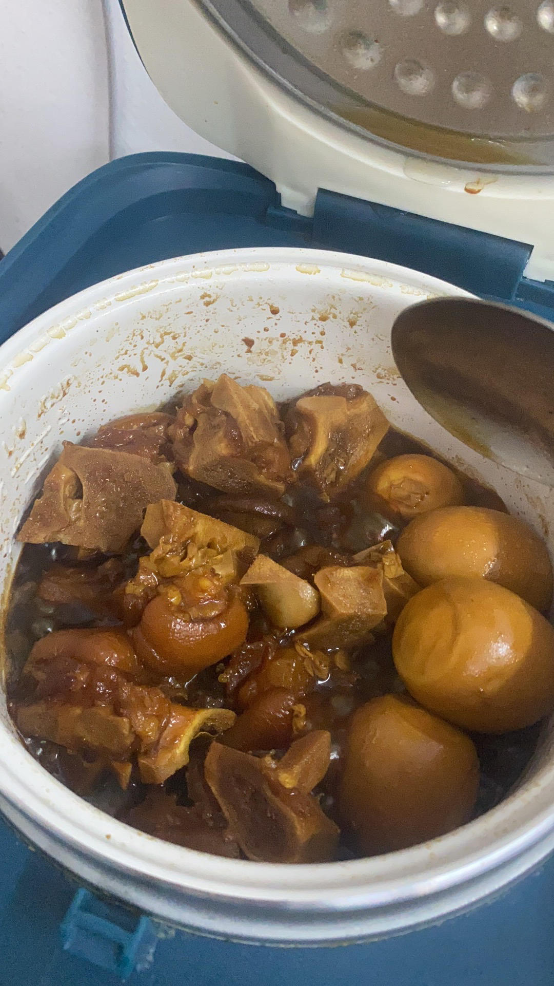 美味的家常菜：红烧猪蹄