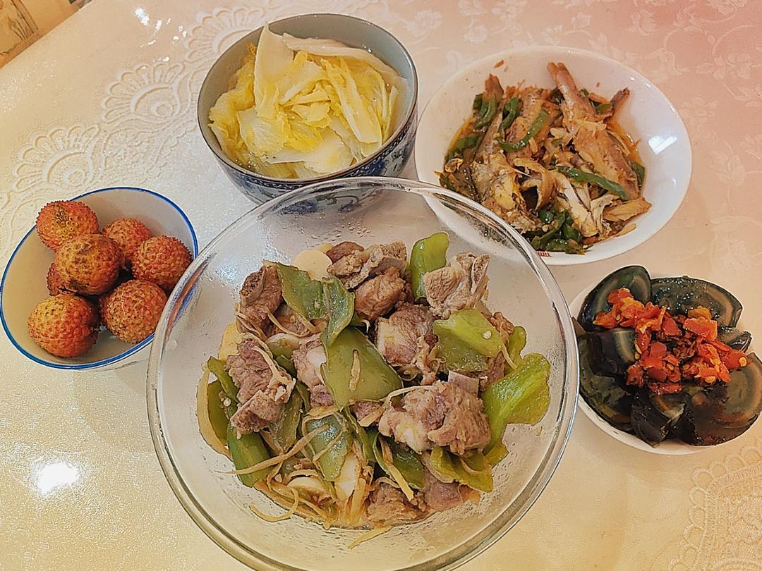 青椒排骨，新手一学就会，无敌下饭