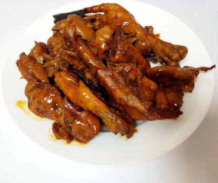 酱香浓郁的卤鸡腿、翅中、鸡胗子（附赠小白菜炖豆腐）