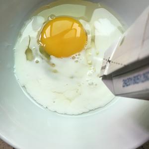 鹅妈妈锅烤网红蛋卷的做法 步骤1