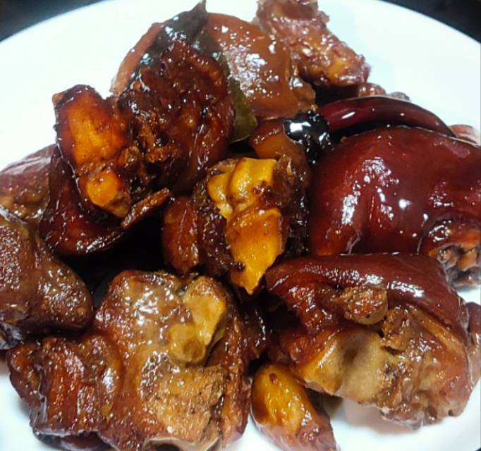 美味的家常菜：红烧猪蹄