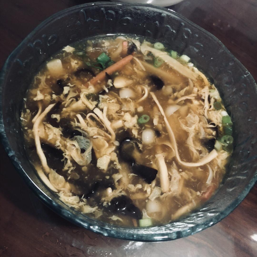 酸辣汤 Spicy & Sour Shredded Pork Soup