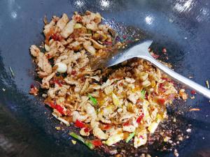 超下饭的香辣菜😋香菇肉片的做法 步骤5