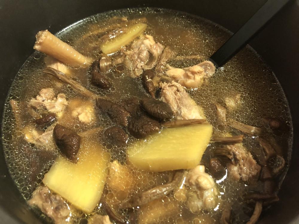 虫草花老母鸡汤