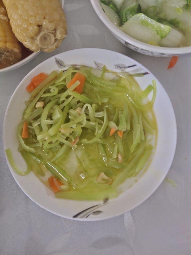 凉拌莴笋丝