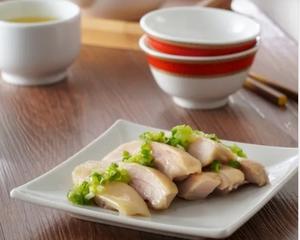 葱油鸡（腿）(都是蒸的)(五星级家常菜，中式家常美味秘密，美味秘密)的做法 步骤2