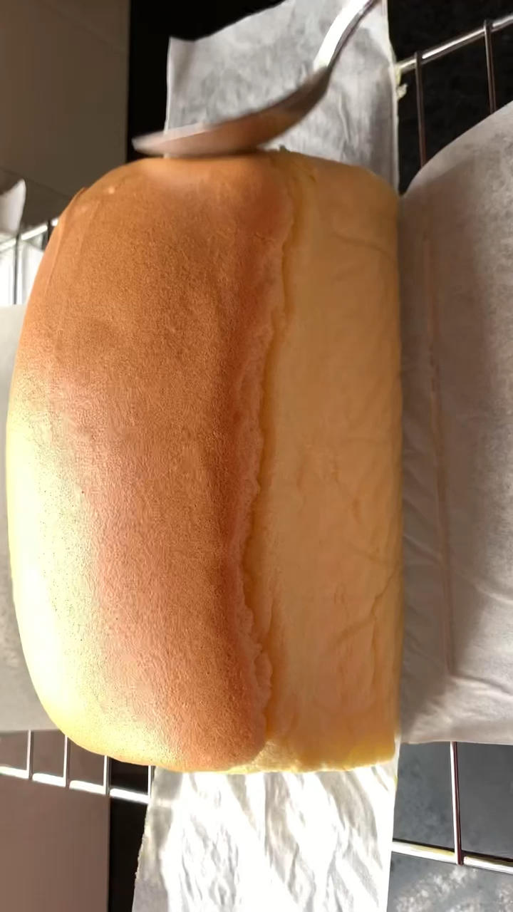 堪比柯基屁股
爆浆芝士🧀古早蛋糕