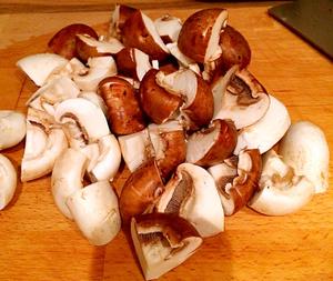 蚝油彩椒蘑菇的做法 步骤4