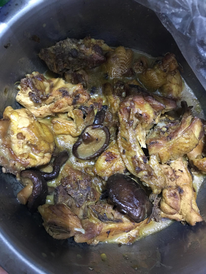 厨师长教你：“小鸡炖蘑菇”的家常做法，汤鲜肉美味，先收藏起来