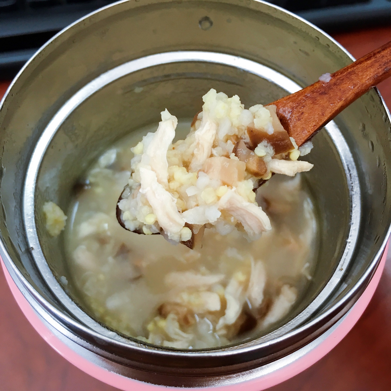 焖烧杯 - 香菇鸡丝粥的做法