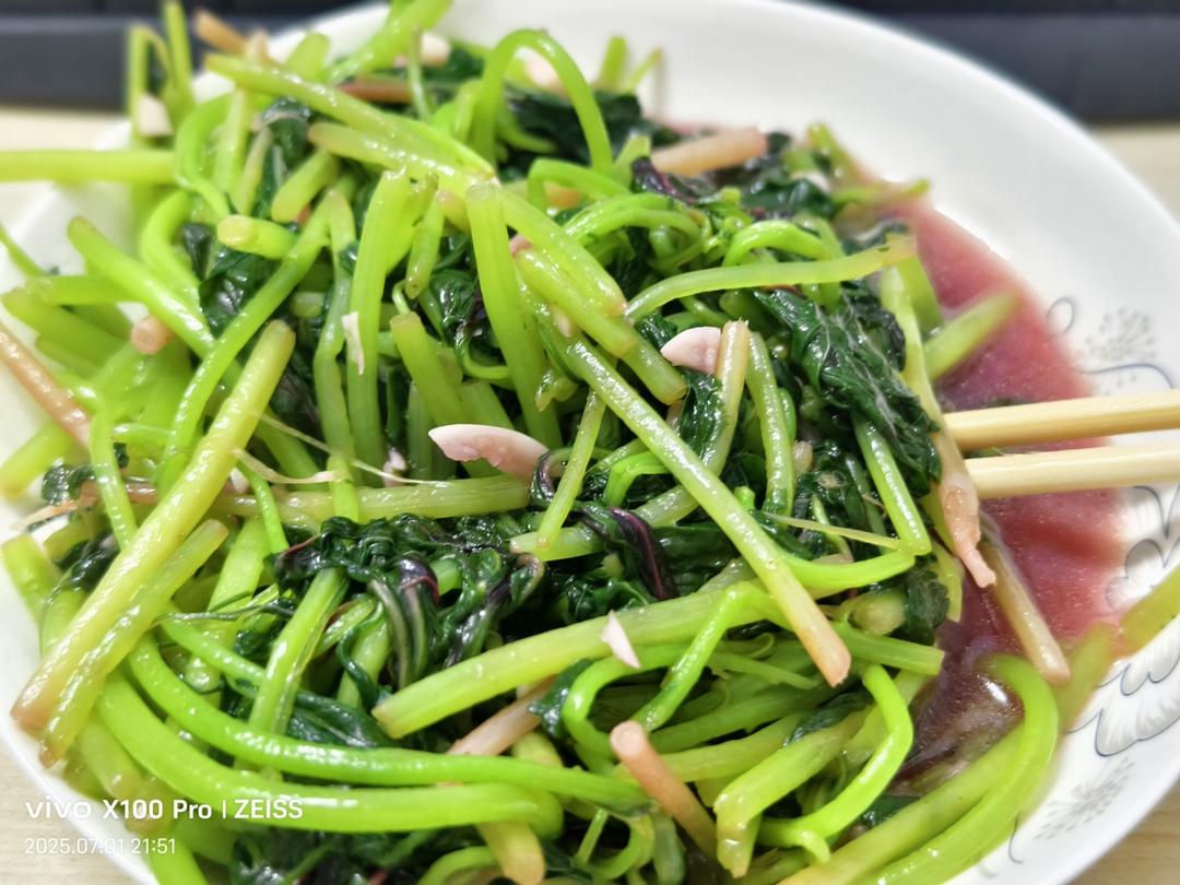 清炒红苋菜（简单菜也有窍门，一看就明白）