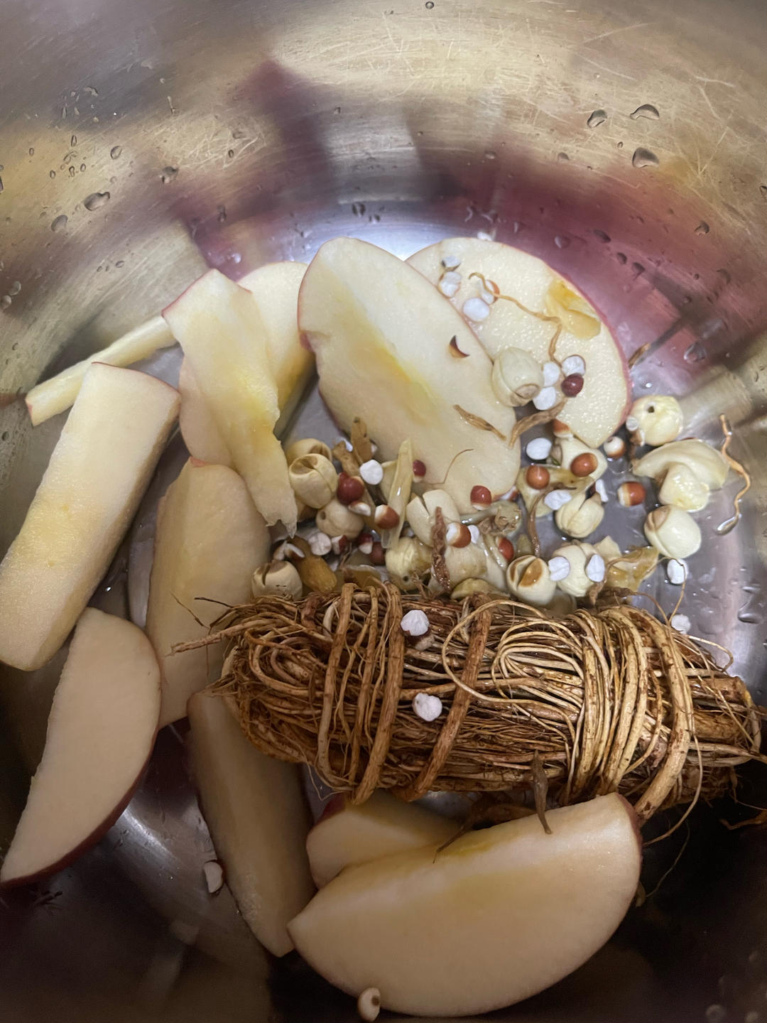 苹果五指毛桃排骨汤