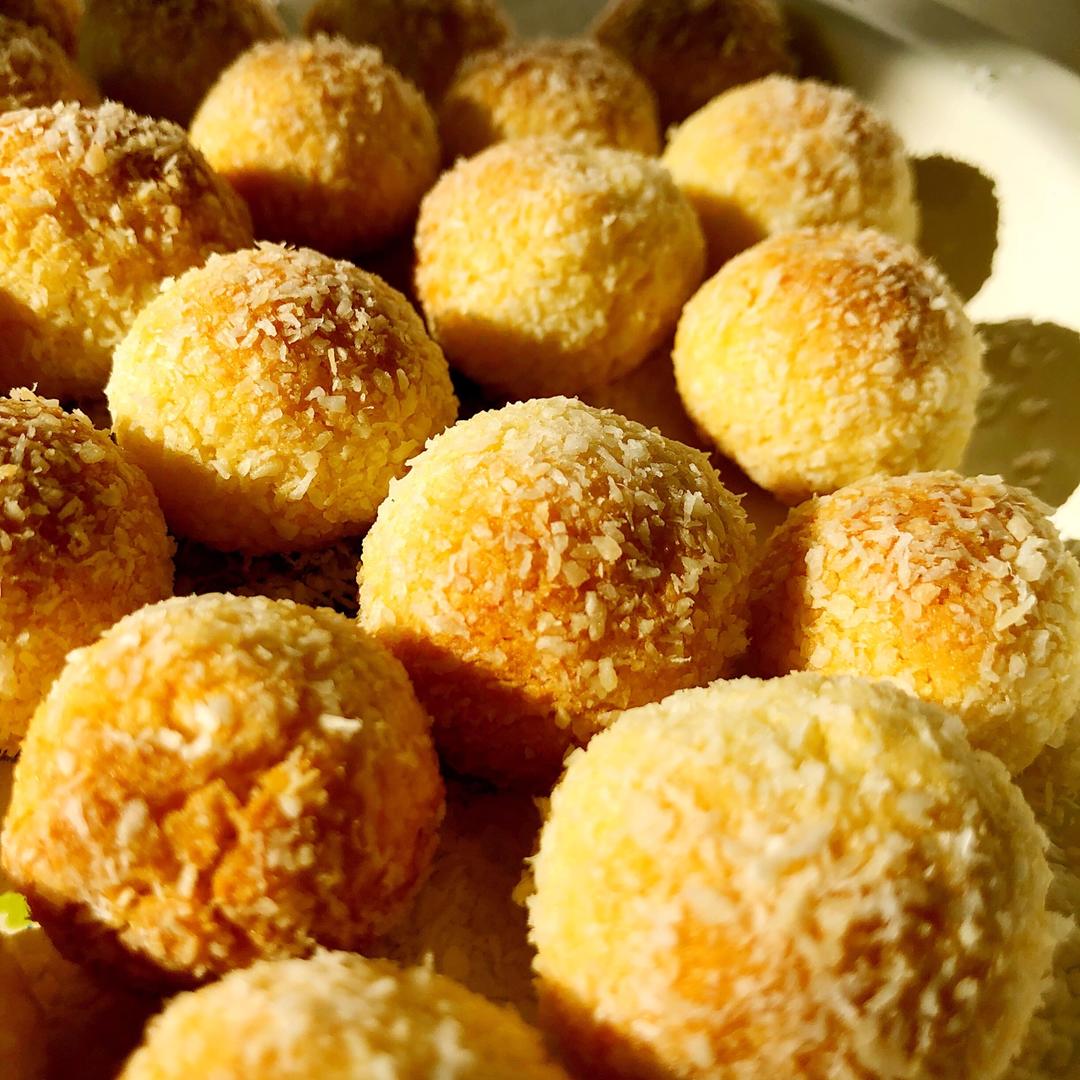 我是王贤惠做的视频椰蓉小酥球消耗蛋黄童年美食