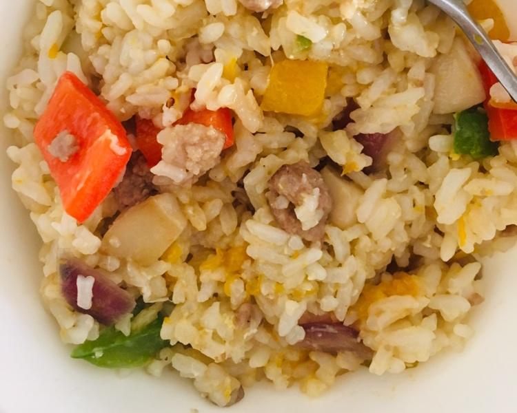 彩椒杏鲍菇南瓜肉末蛋炒饭
