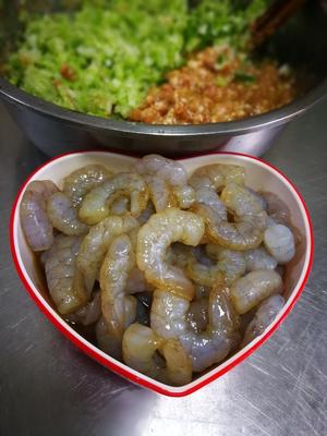 虾仁猪肉白菜饺子馅的做法 步骤3