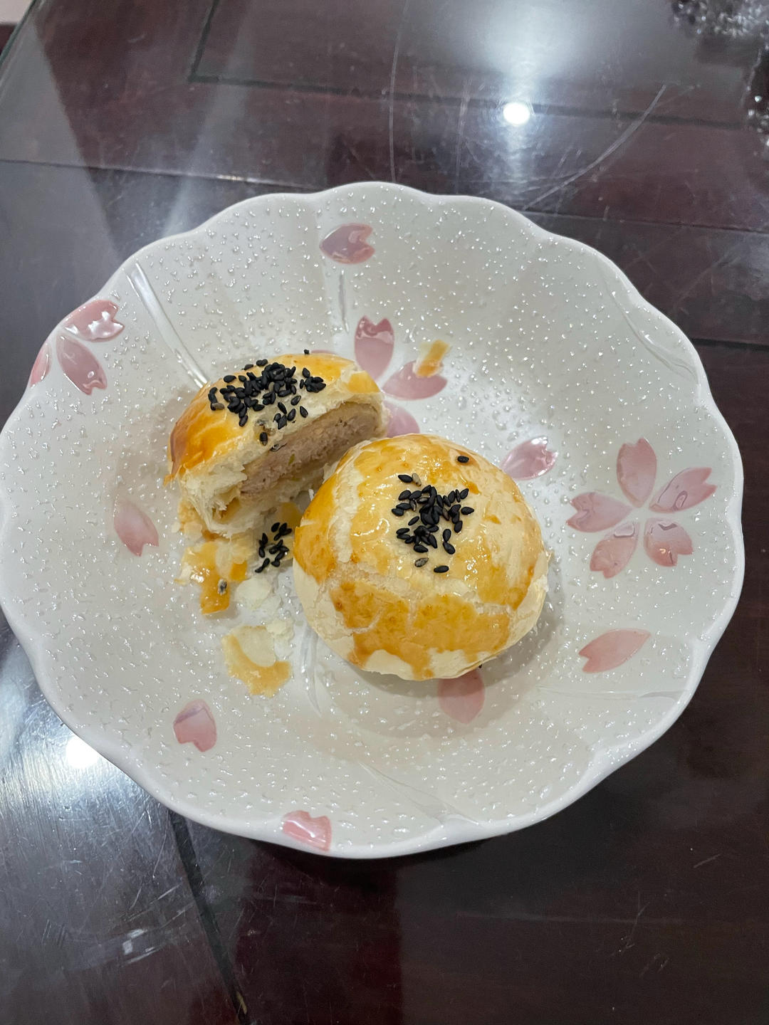 酥皮鲜肉月饼～酥的掉渣