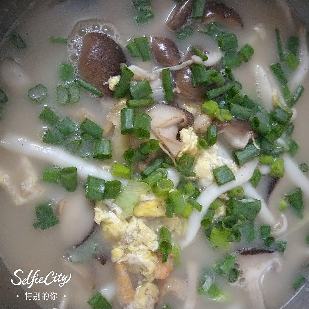 生汆丸子三鲜汤