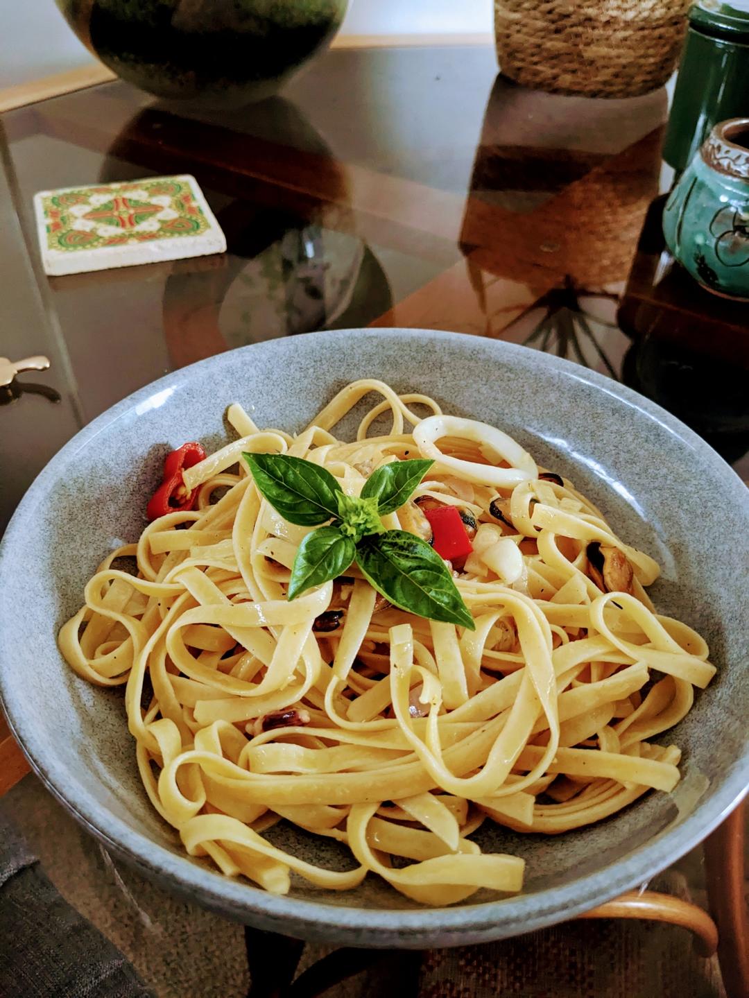白葡萄酒海鲜意面（Seafood Pasta with White Wine）