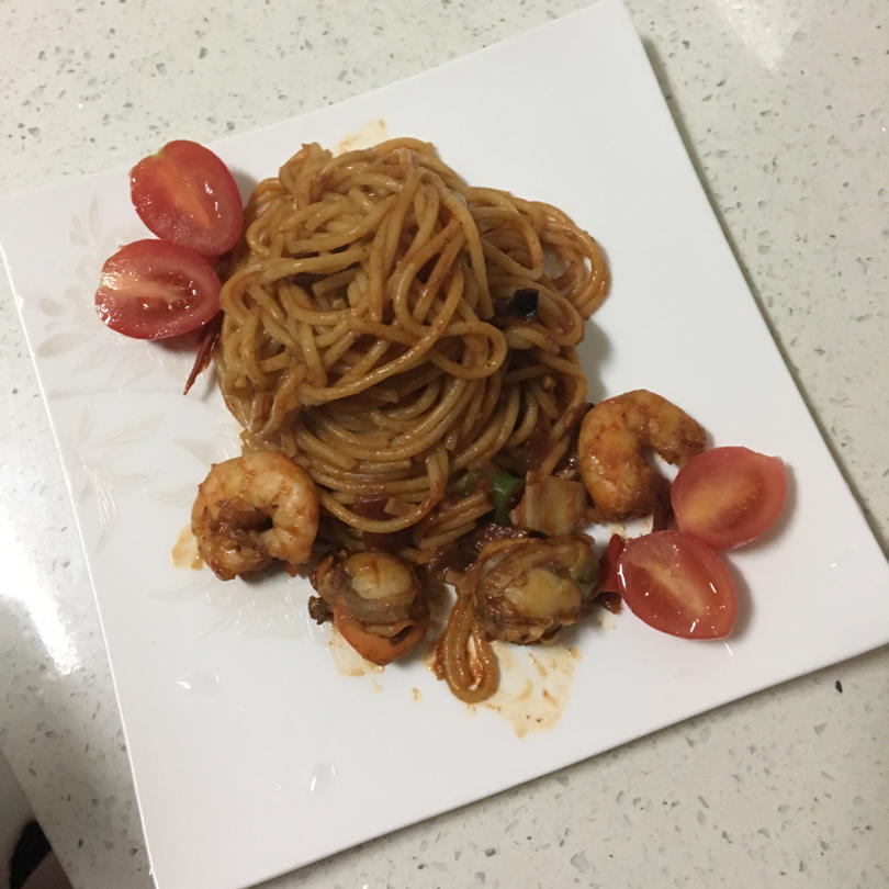 汤汁浓郁又鲜美的海鲜茄汁意面