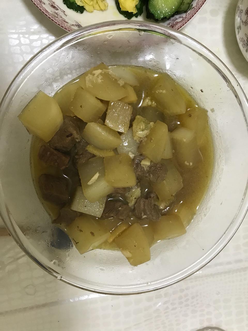 牛肉炖萝卜