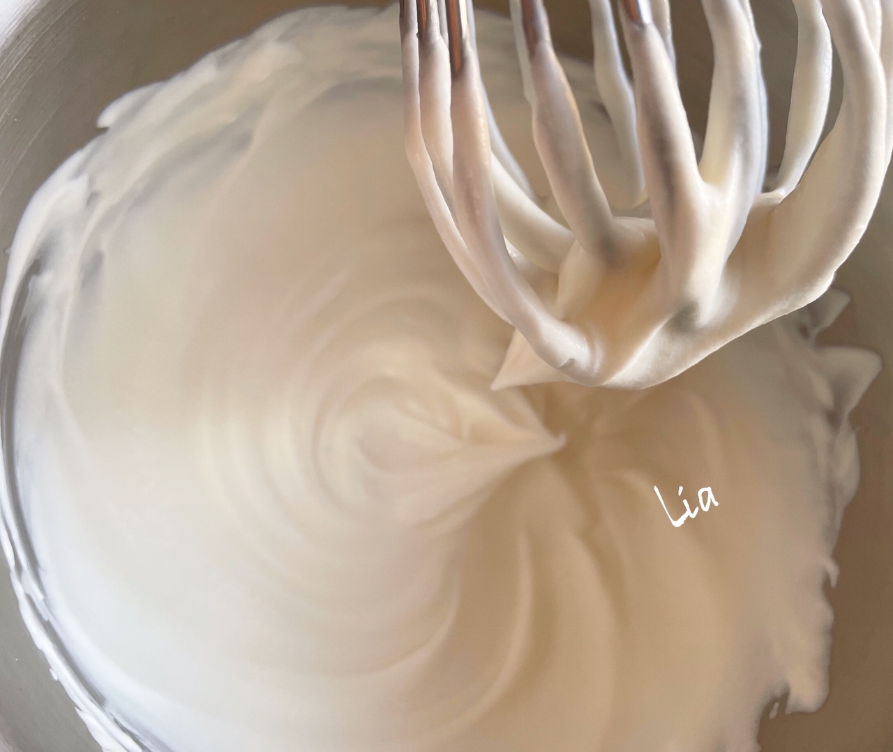 酸奶鲜奶油的做法 步骤3