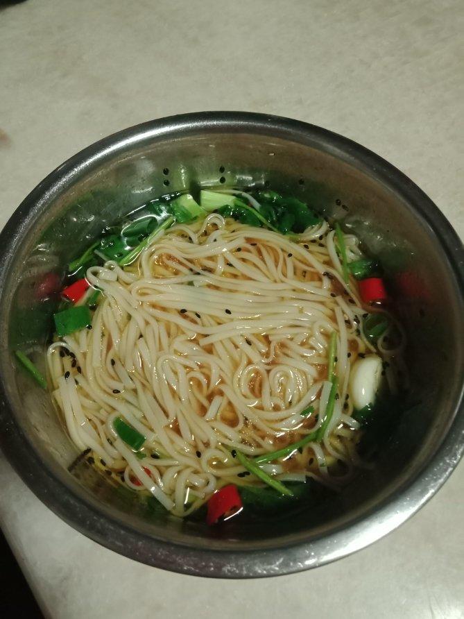 一碗热汤面