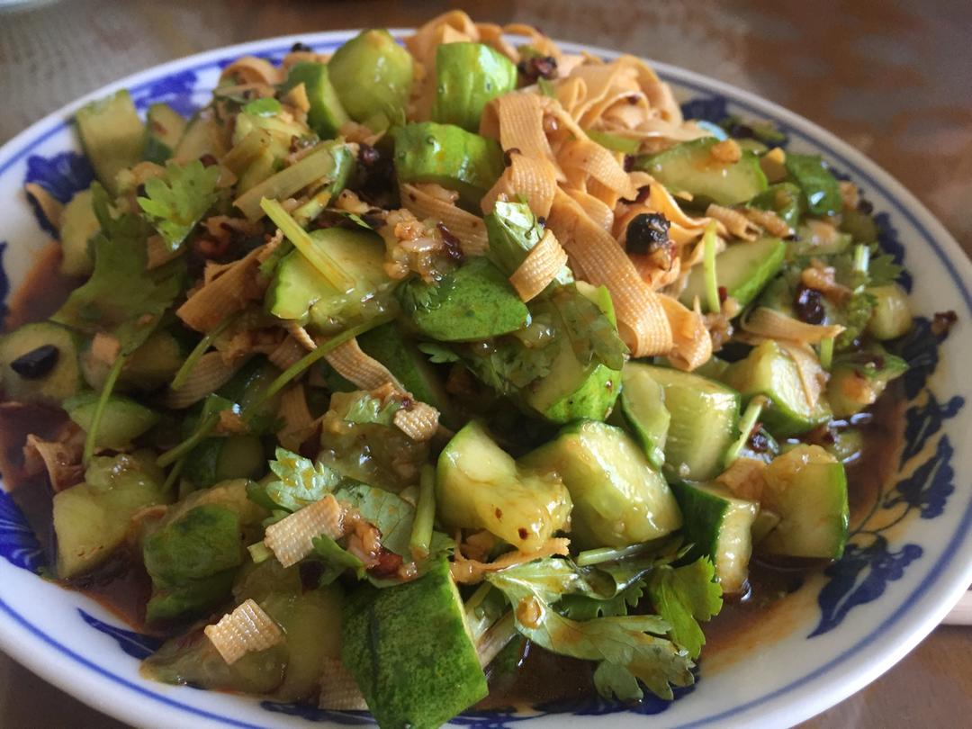 老干妈凉拌黄瓜