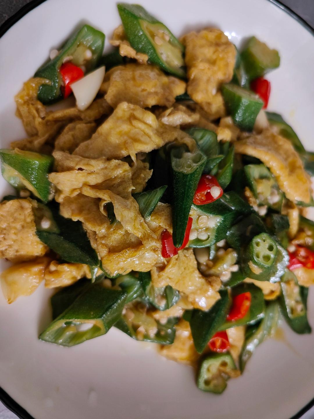 低脂低卡，好吃不胖的秋葵炒鸡蛋，巨好吃