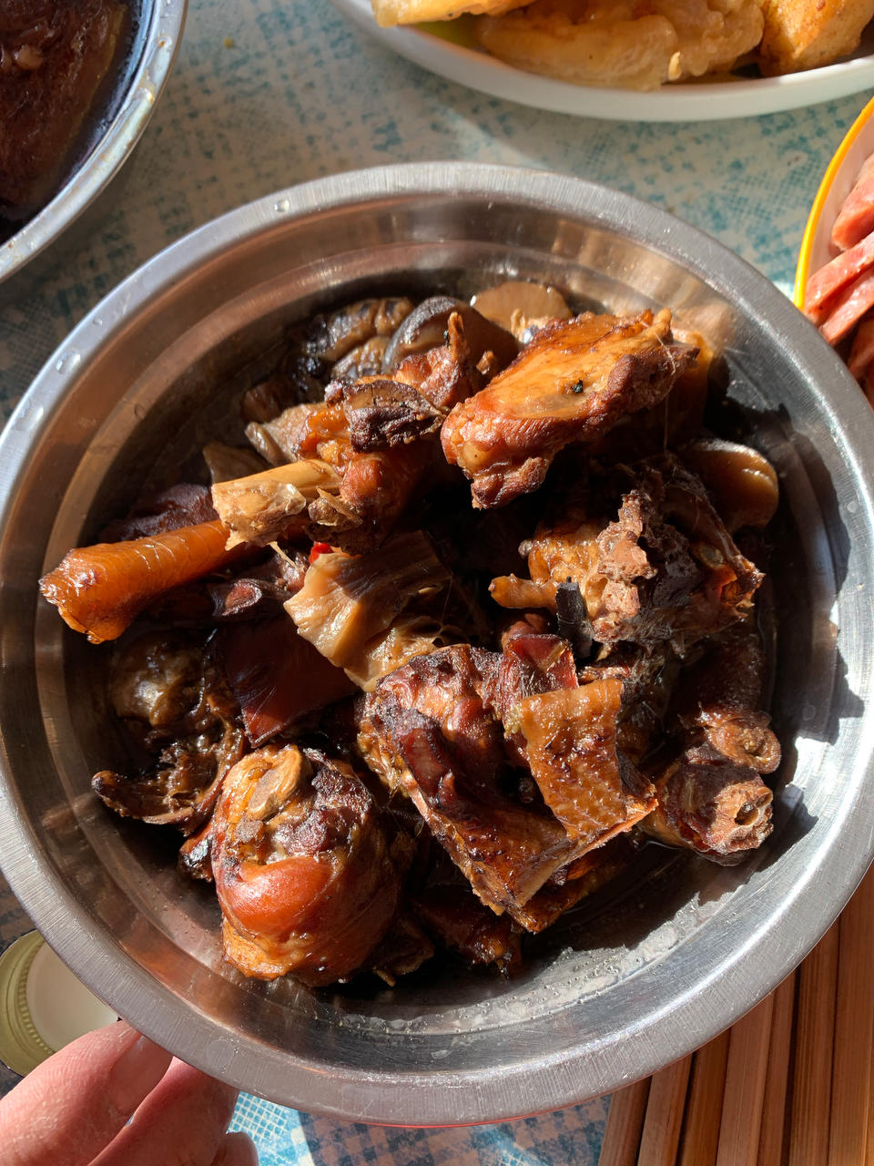 厨师长教你：“小鸡炖蘑菇”的家常做法，汤鲜肉美味，先收藏起来