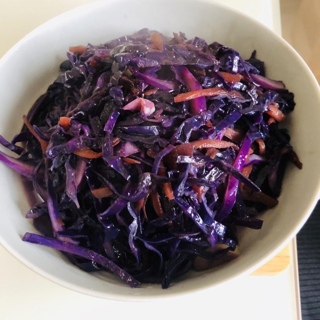 阿猫阿狗的纯做的炒紫甘蓝
