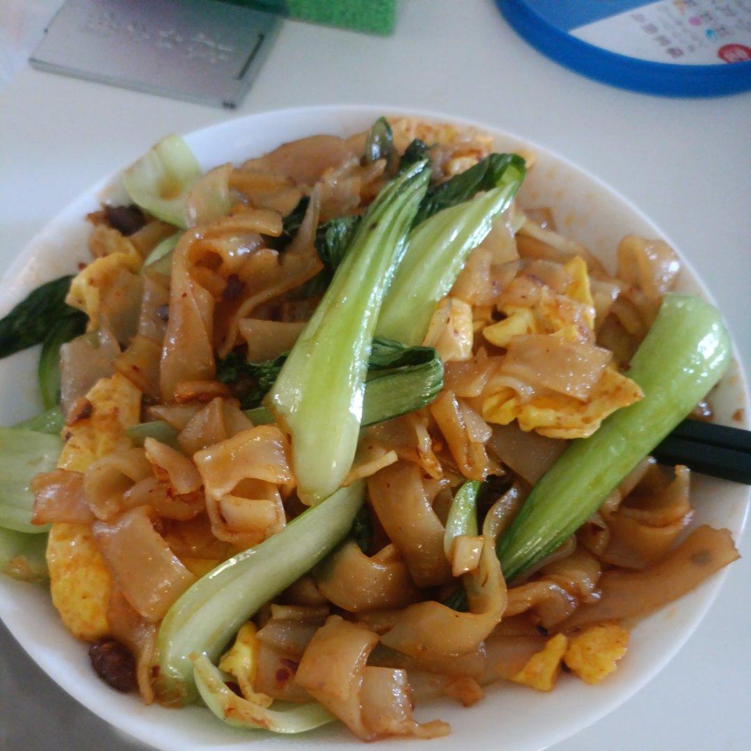 路边摊的炒河粉