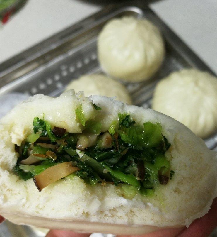 油菜香菇菜包