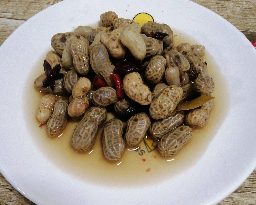 五香的水煮花生壳的做法