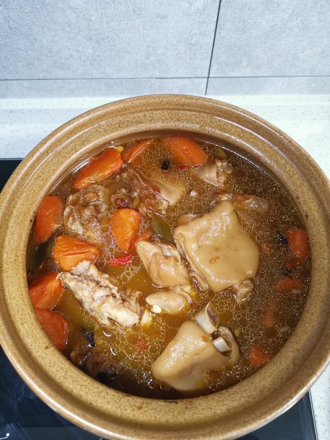 美味的家常菜：红烧猪蹄