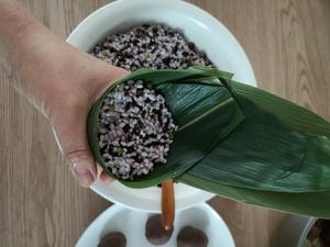 硬核干货：蛋黄肉粽、杂粮豆沙粽、海鲜香菇粽的做法的做法 步骤33